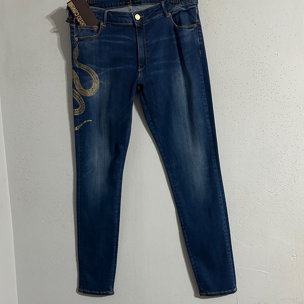 NWT Roberto Cavalli SNEAK at the side Stylish Blue Jeans with Gold SNAKE Detail
